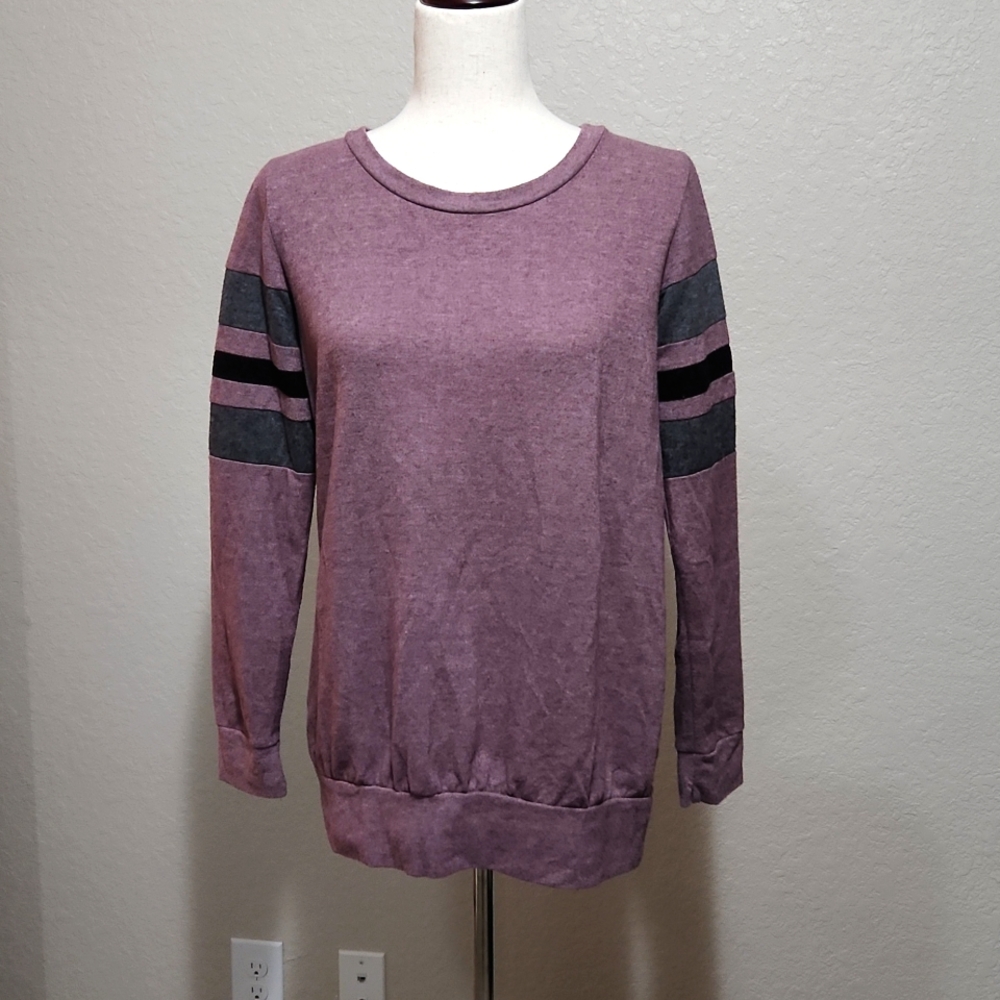 Maternity, cute, stylish sweatshirt/sweater. Size Maternity Small.